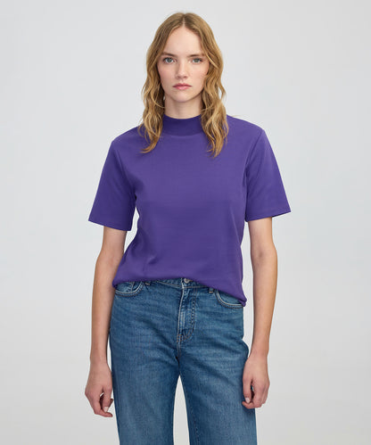 Rahat Kesim Dik Yaka Tişört