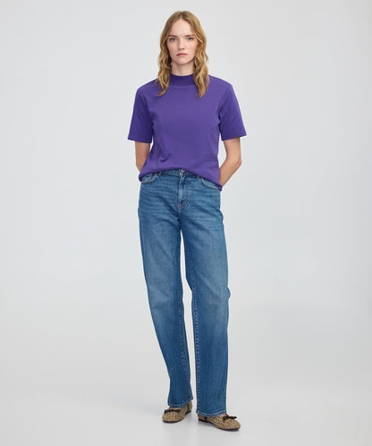 Rahat Kesim Dik Yaka Tişört