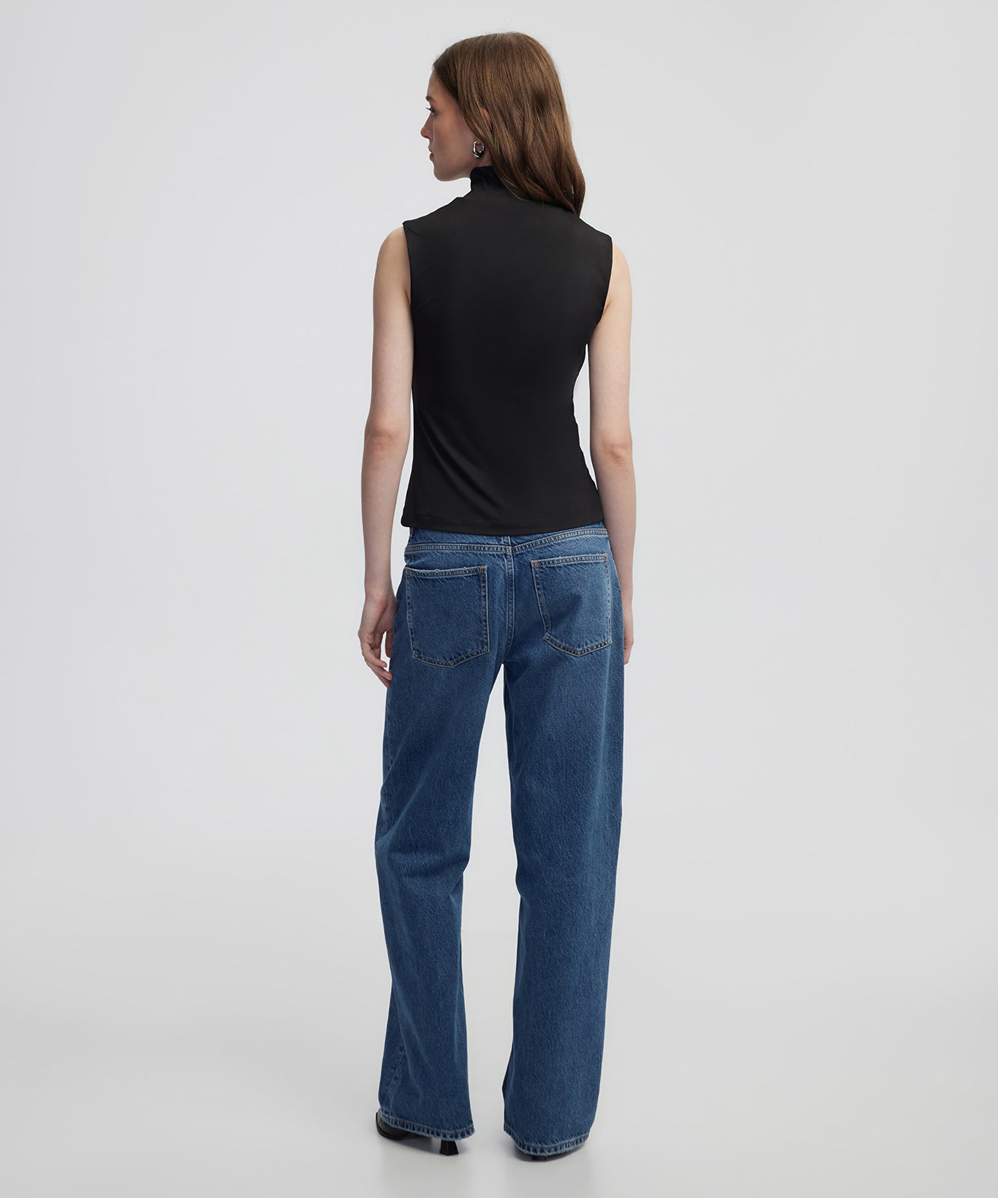 Yüksek Yaka Basic Tişört