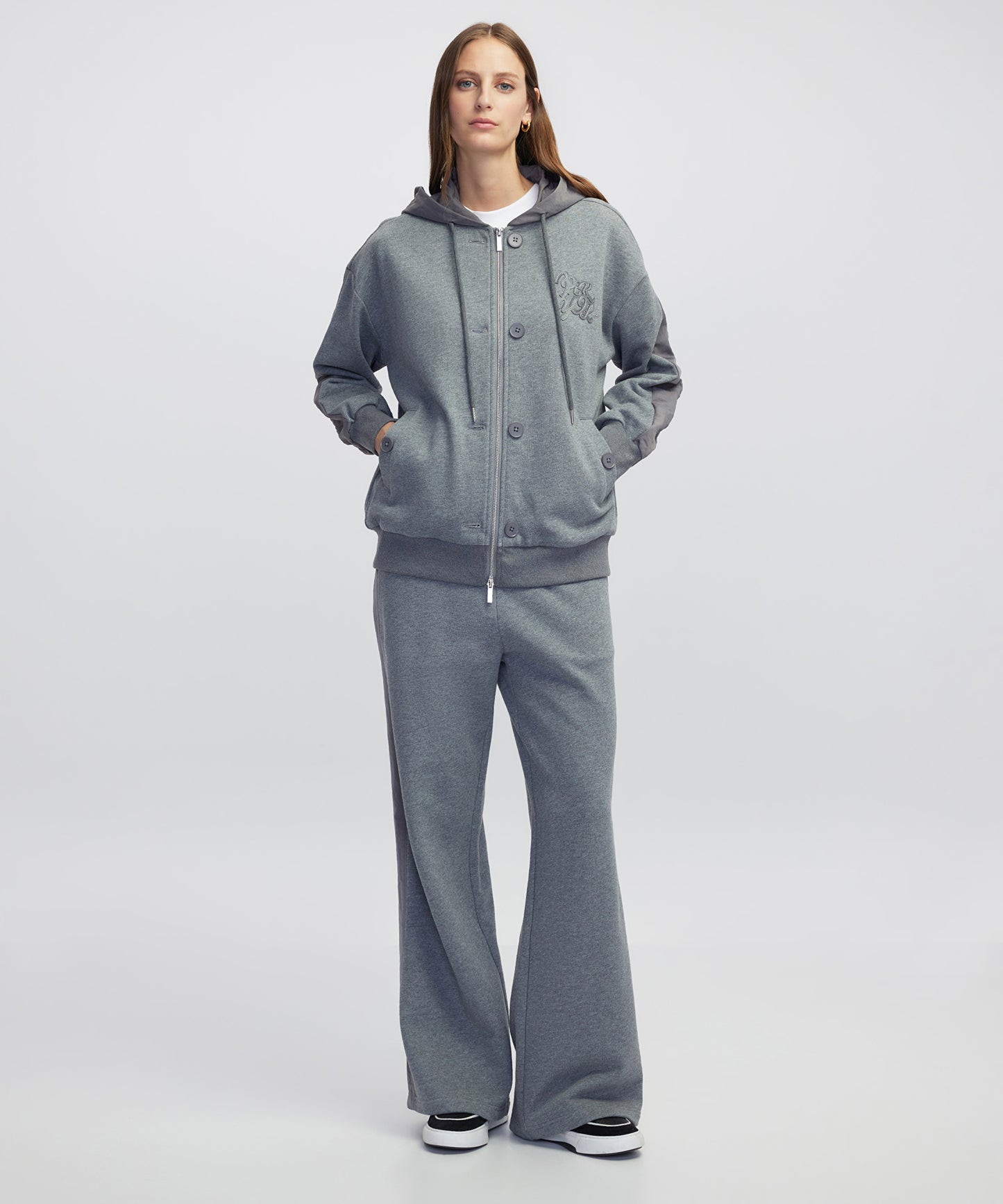 Düğme Aksesuarlı Sweatshirt