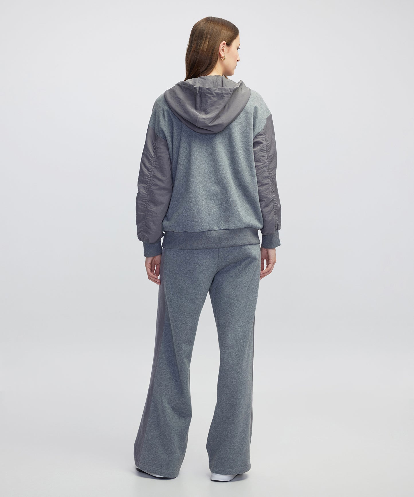 Düğme Aksesuarlı Sweatshirt