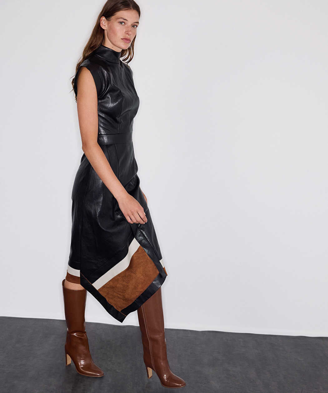Siyah Deri Görünümlü Colorblock Elbise Iw6260002221001 | Ipekyol