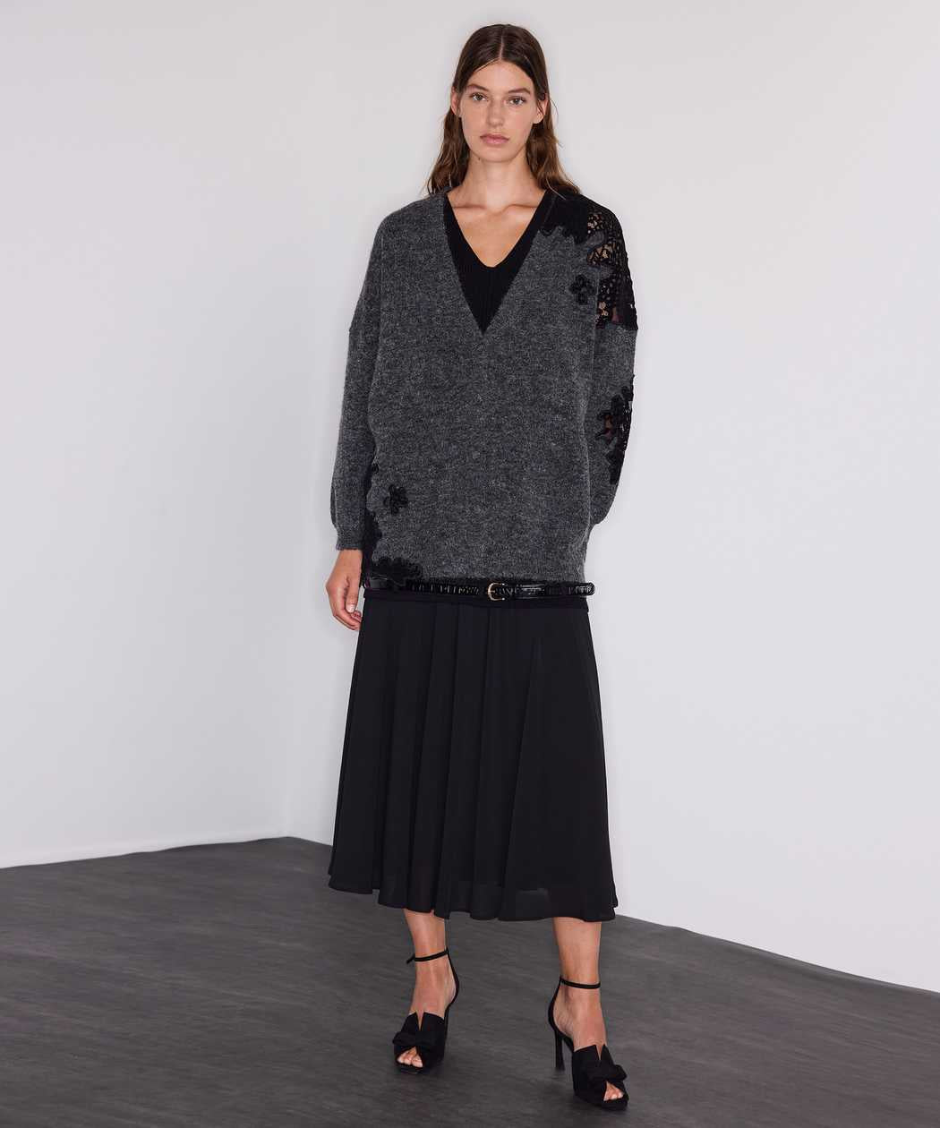 Antrasit Dantel Mix Oversize Hırka Iw6260150149036 | Ipekyol