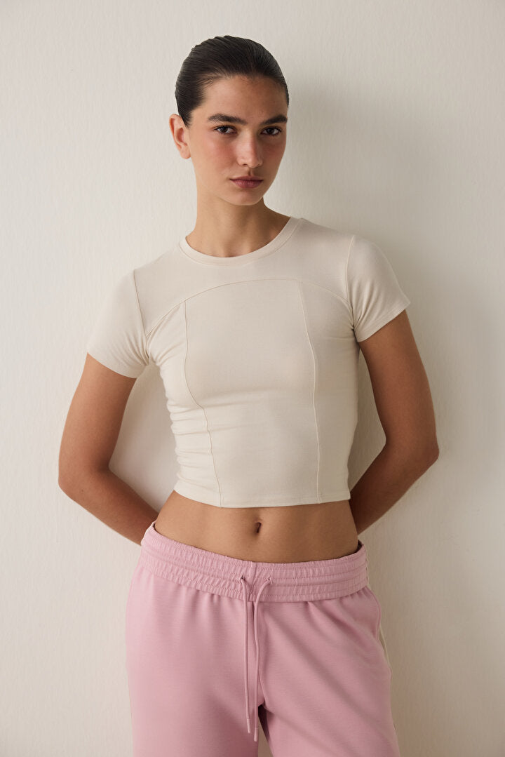 Bej Bisiklet Yaka Kısa Kollu Slim Fit Modal Tişört