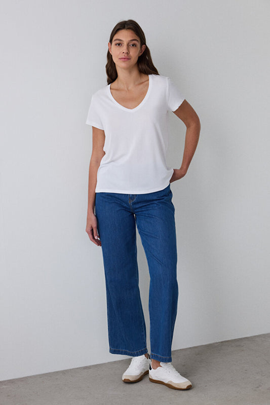 Beyaz Modal V Yaka Kısa Kollu Tişört