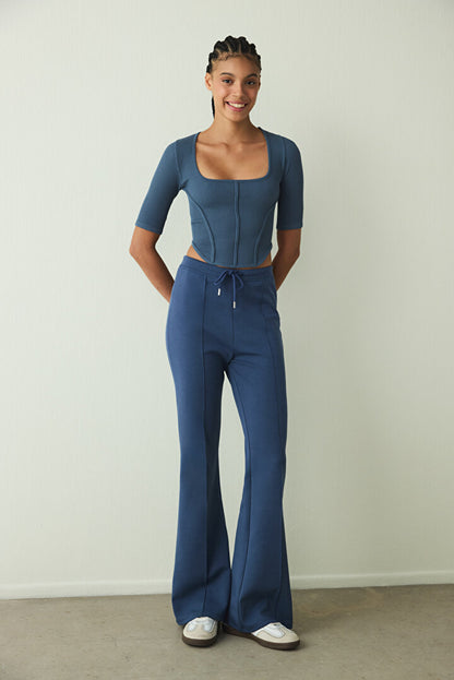 Indigo Kare Yaka Dikişsiz Kısa Kollu Crop Üst