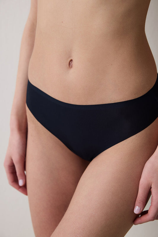 Zerogram - Invisible Light Siyah Slip Külot