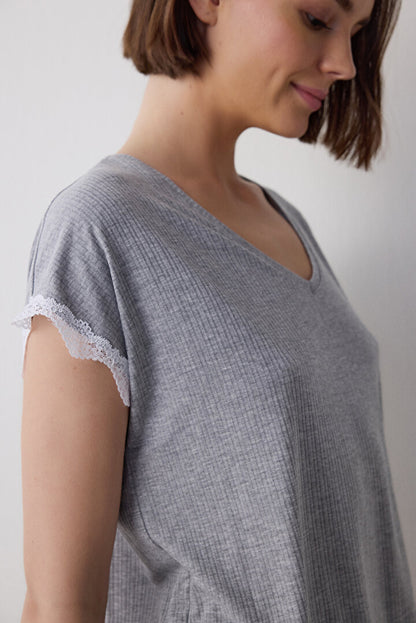 Gri Melanj Lilah Dantelli V Yaka Kısa Kollu Kapri Pijama Takımı Pnx8139k25sk-gy3 - Gri Melanj - Penti