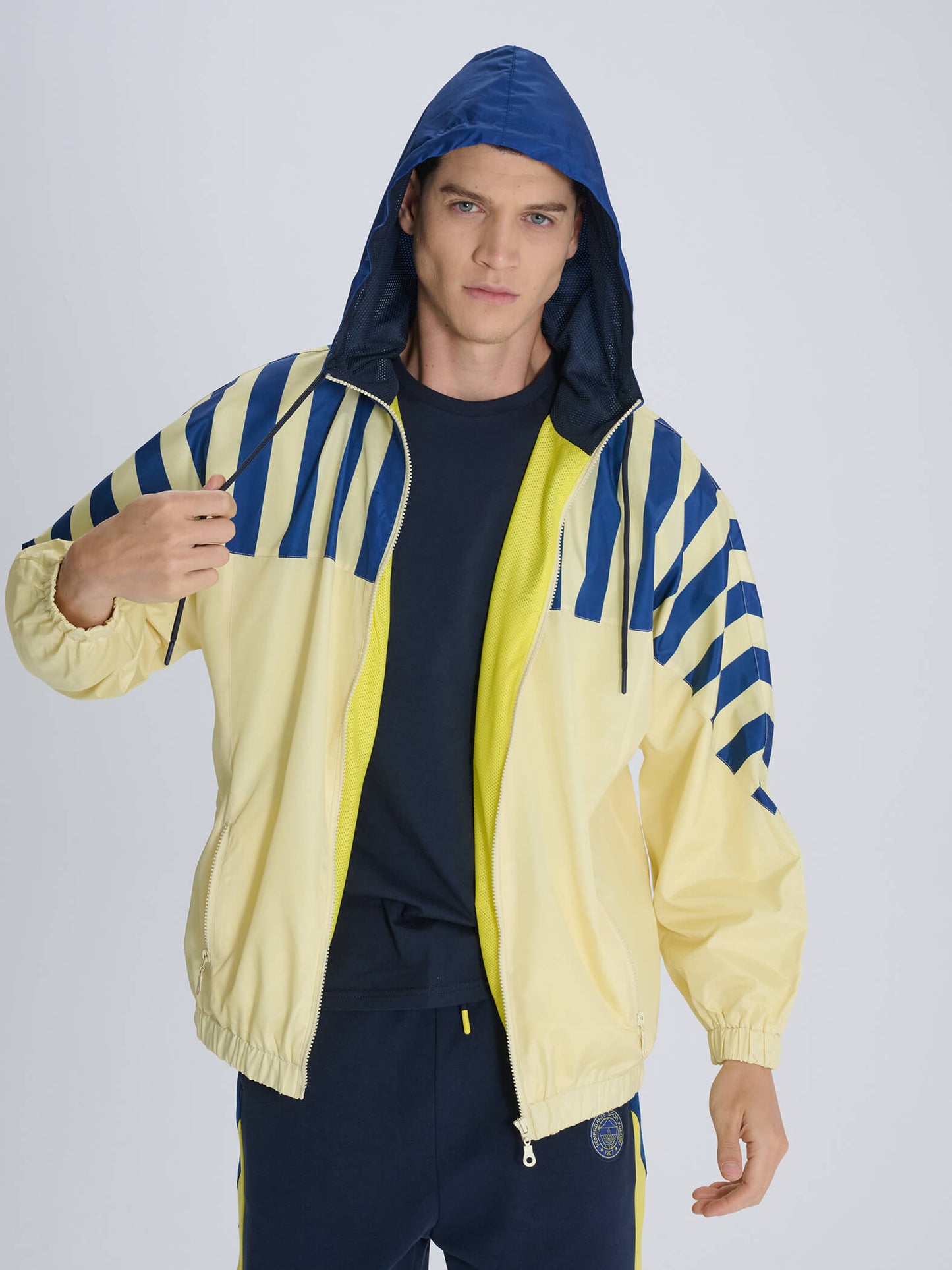 Fenerbahçe Sarı Tribün Çubuk Bloklu Erkek Yağmurluk