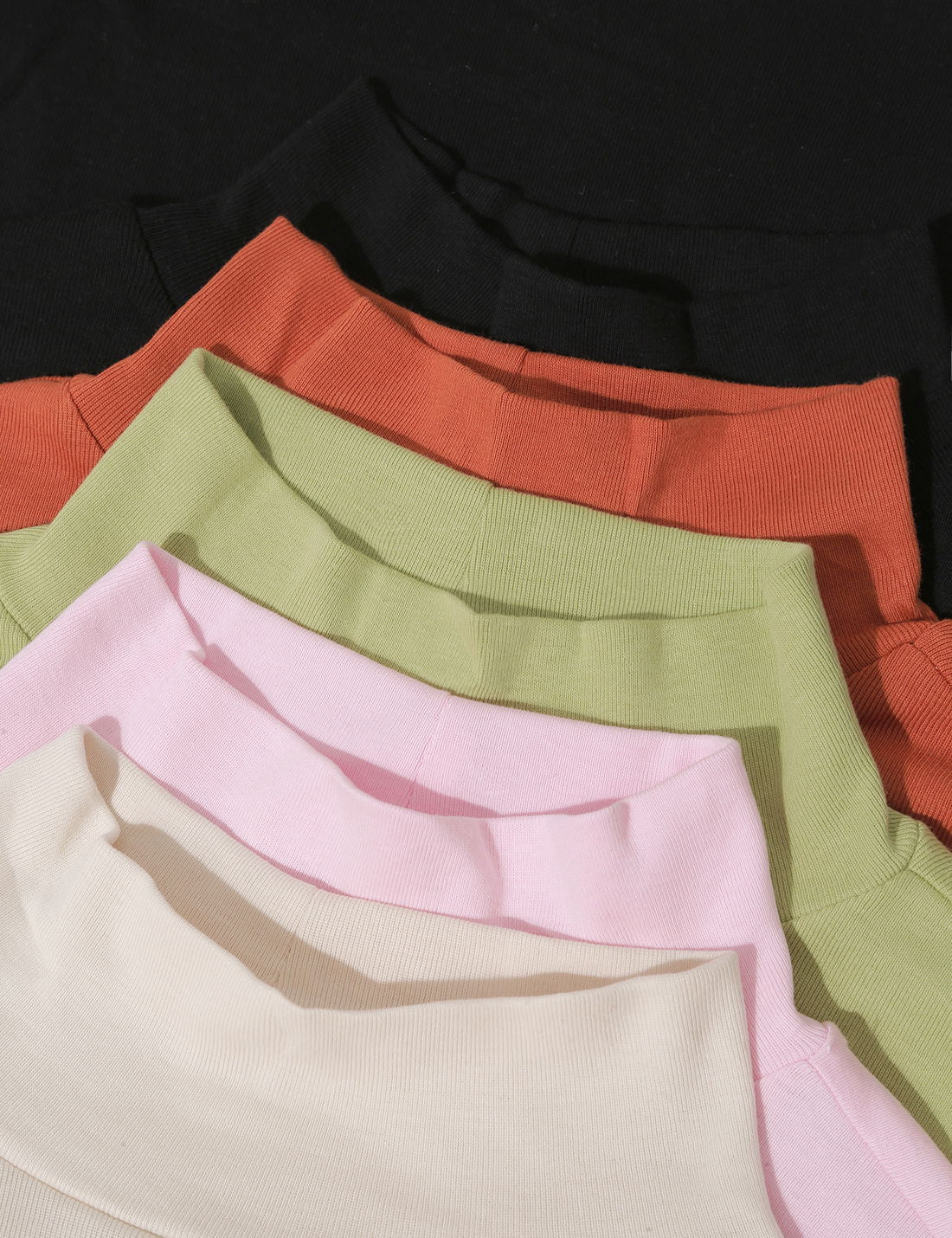 Pamuklu Boğazlı Yaka Slim Fit Üst