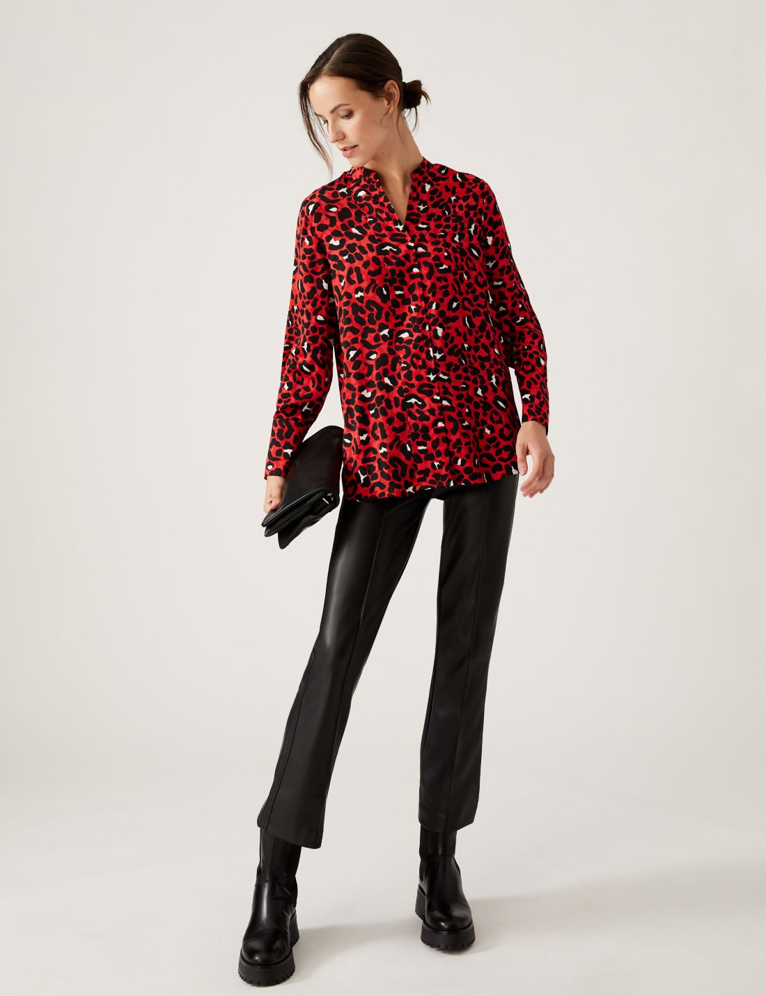V Yaka Leopar Desenli Saten Popover Bluz