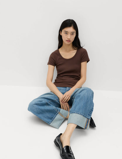 Pamuklu Scoop Yaka T-shirt