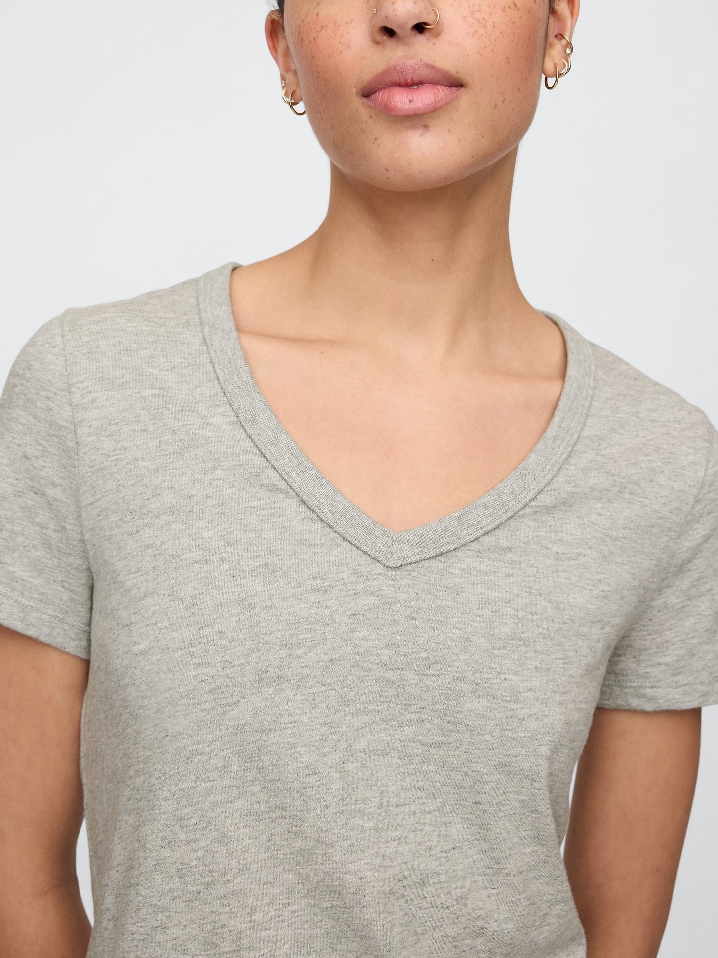 Açık Gri V Yaka T-shirt