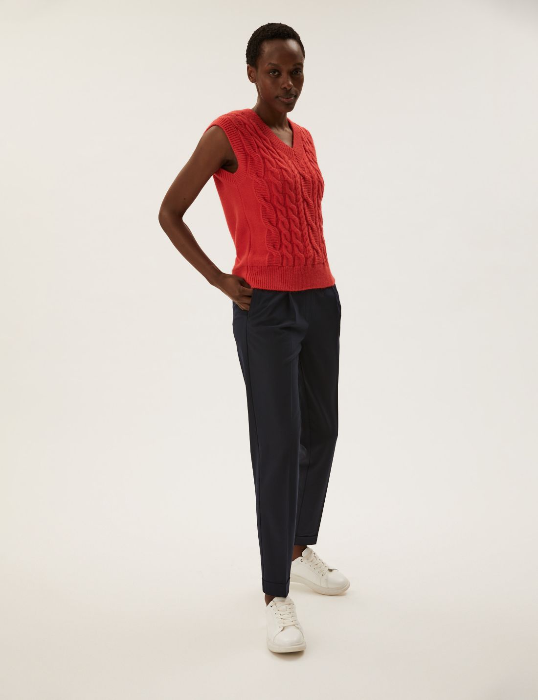 Tapered Fit Kemer Detaylı Pantolon