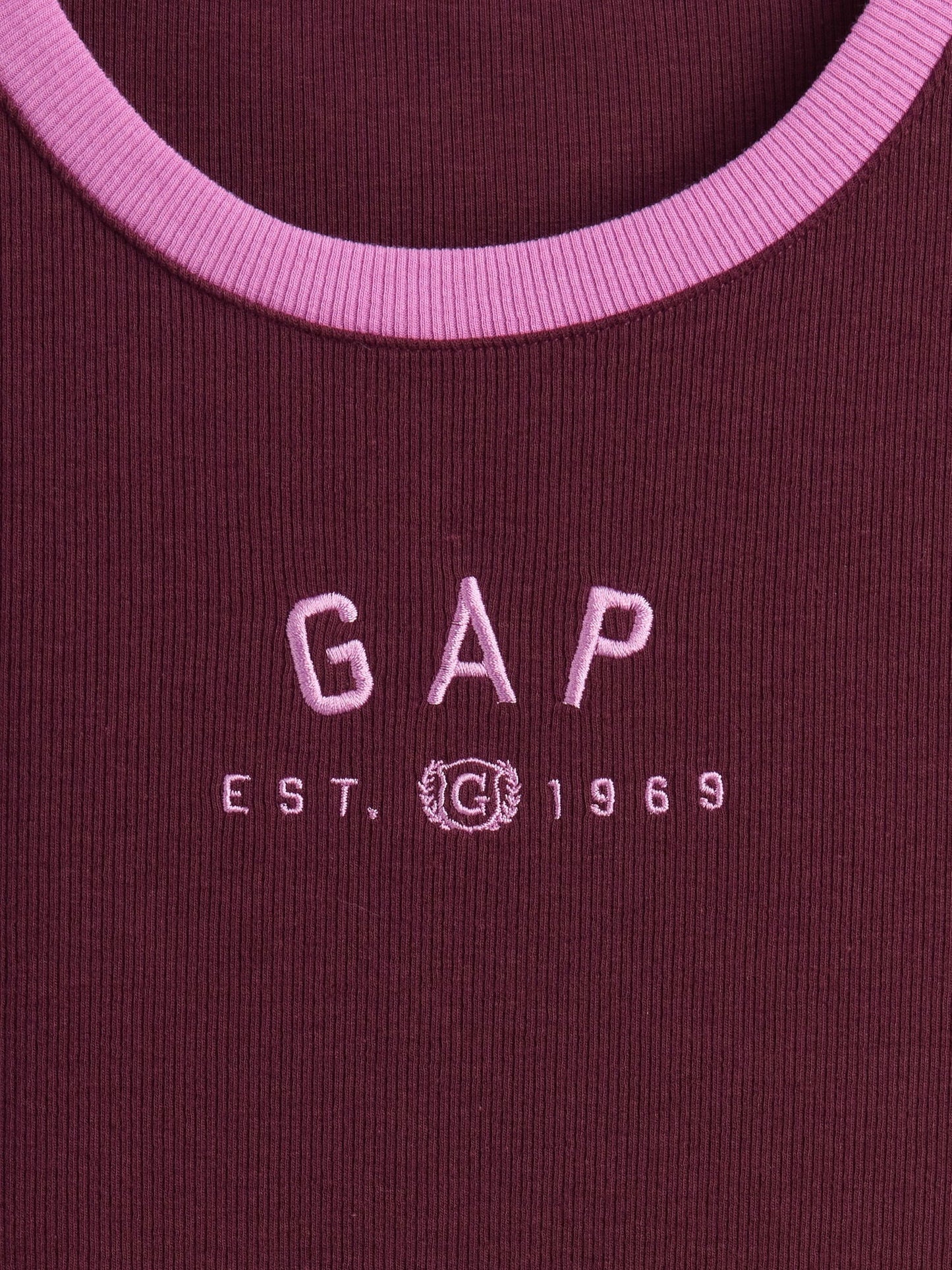 Bordo Modern Gap Logo Crop T-shirt