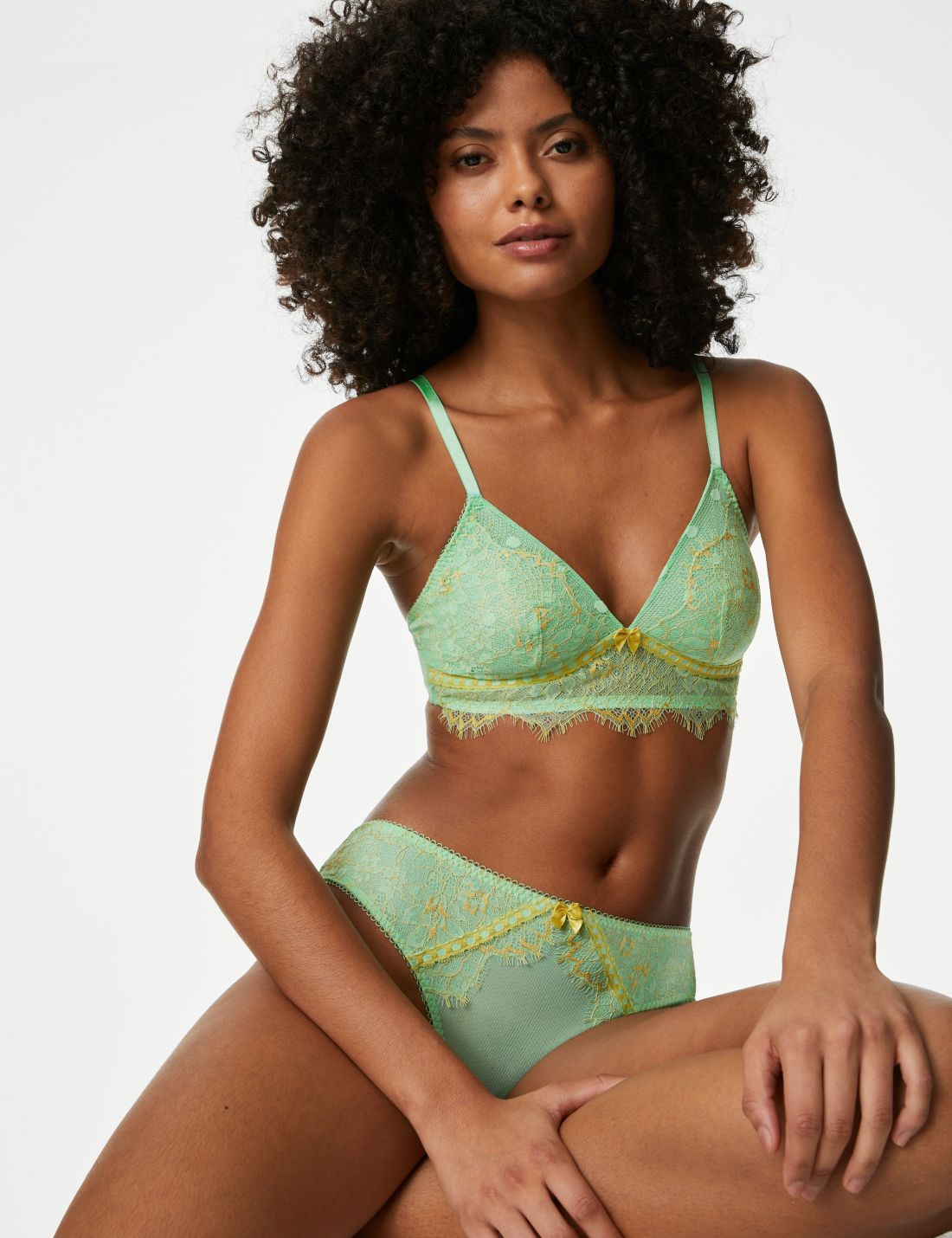Jacquelina Dantel Detaylı Balensiz Bralet