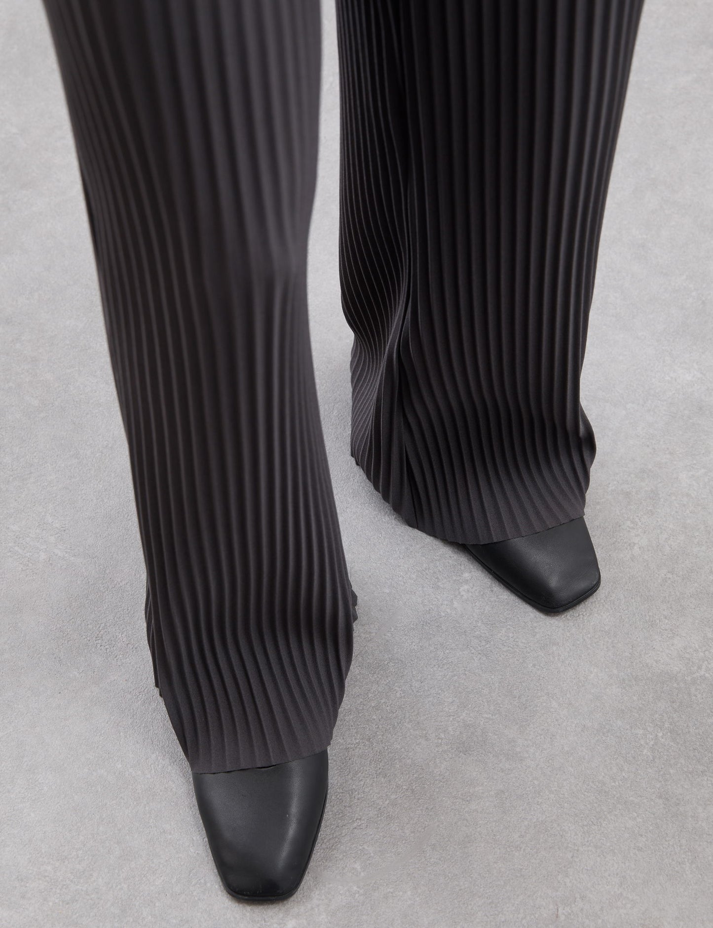 Pile Detaylı Wide Leg Pantolon