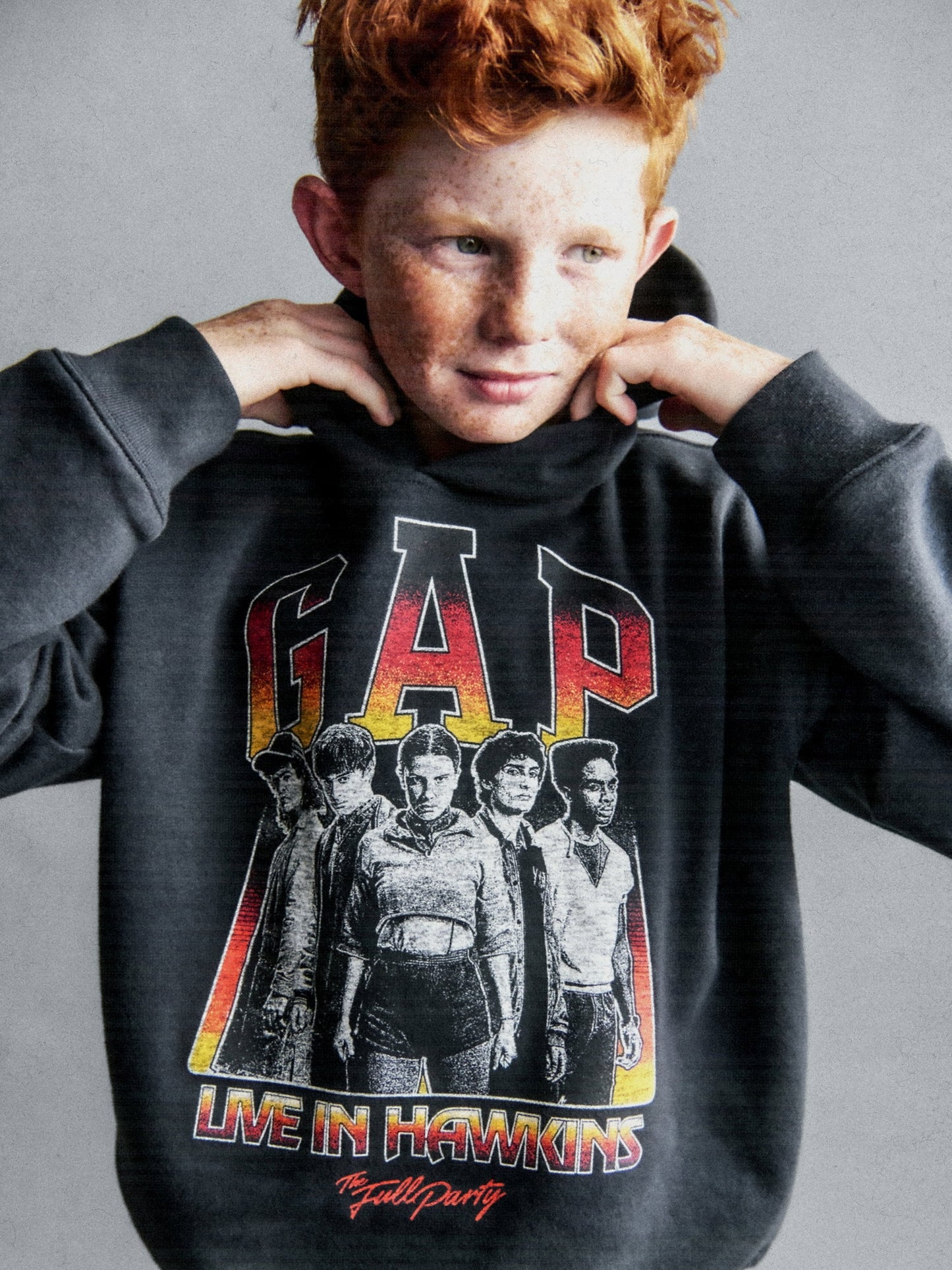 Siyah Stranger Things Vintagesoft Grafik Baskılı Sweatshirt