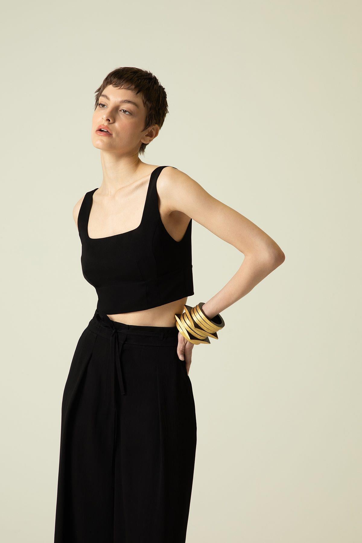 Askılı Kare Yaka Siyah Crop Top