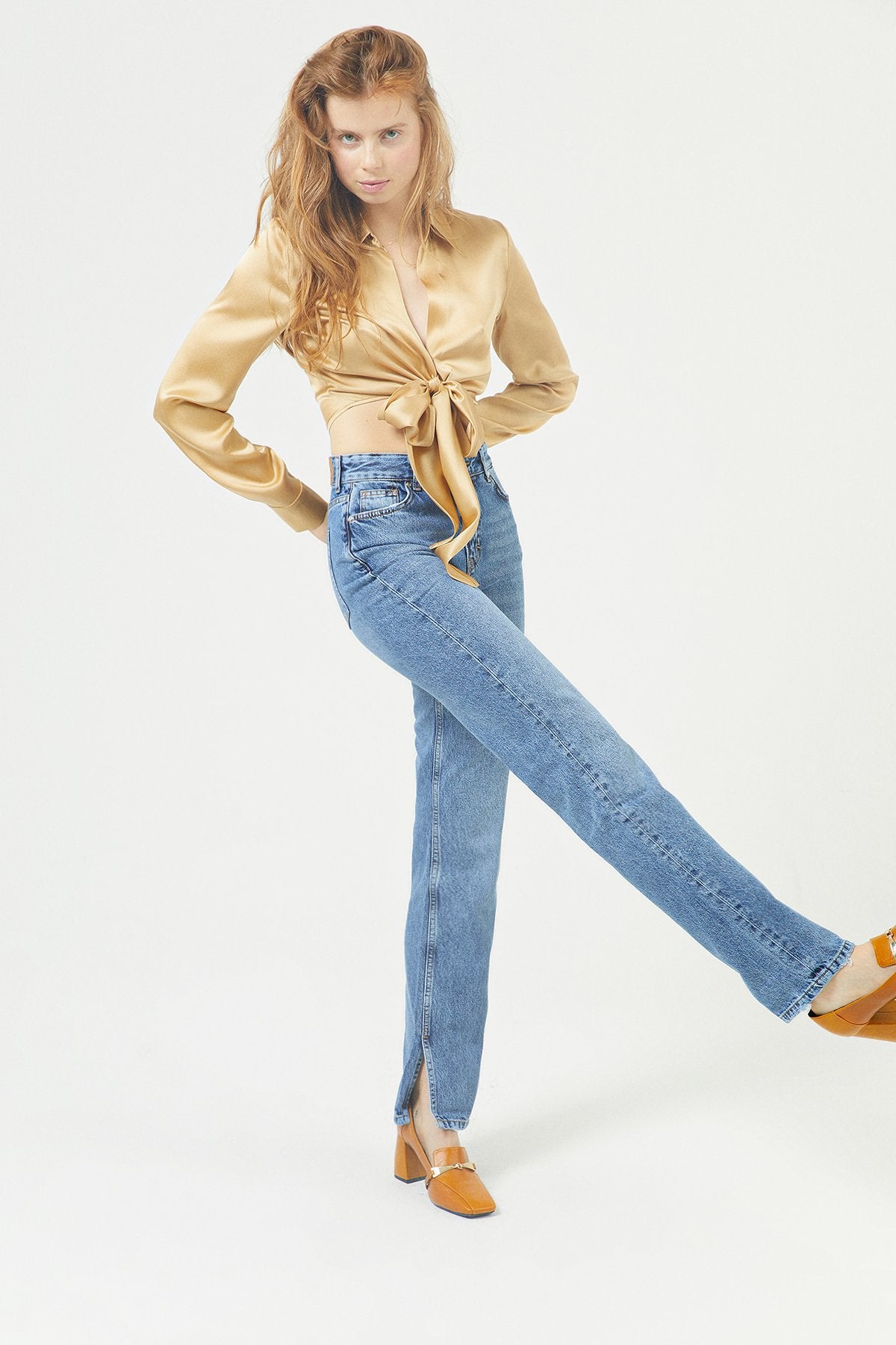 Mavi Yırtmaçlı Düz Kesim Jean