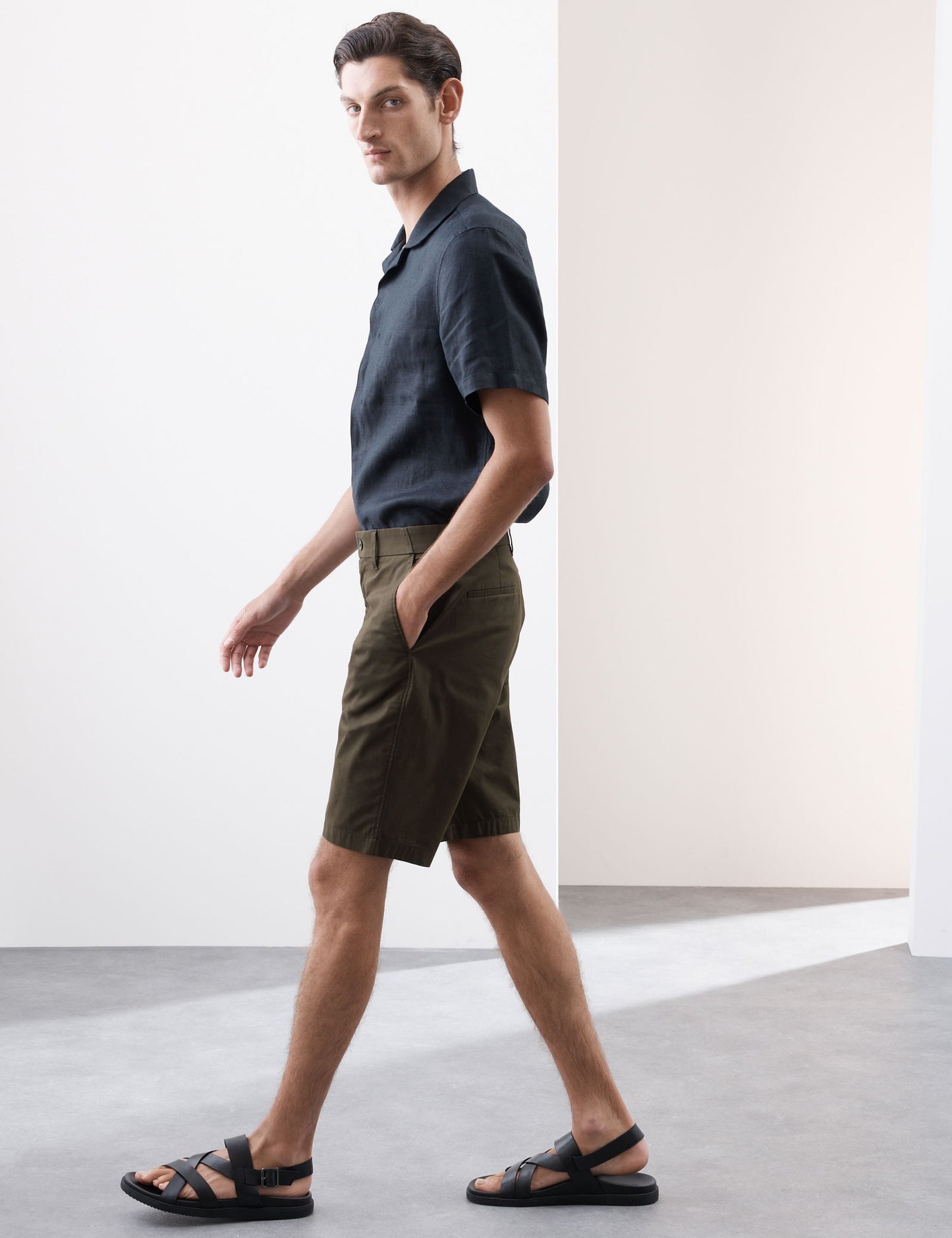 Pamuk Karışımlı Regular Fit Lightweight Chino Şort
