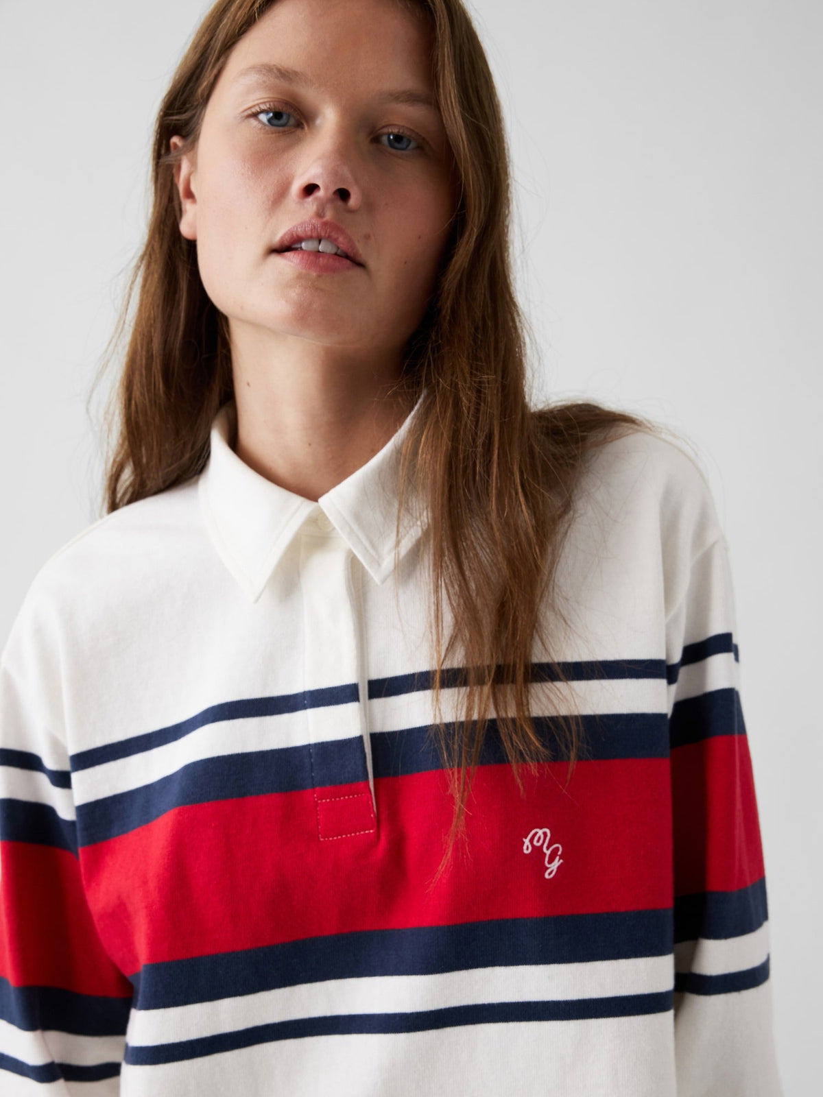 Beyaz Gap × Malbon Oversized Crop Rugby Gömlek