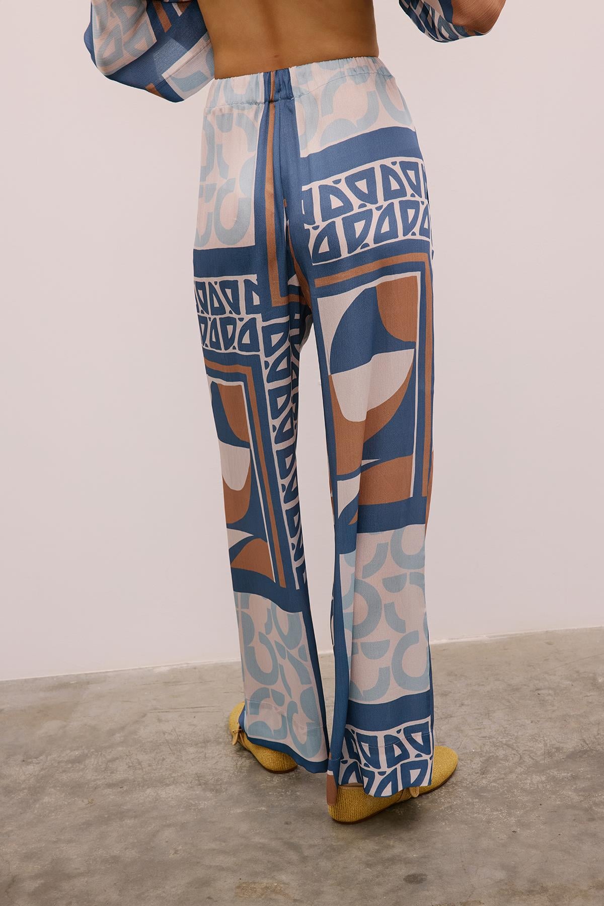 Bağcık Detaylı Desenli Uzun Indigo Pantolon