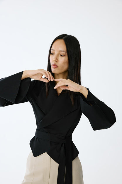 Bağlama Detaylı Uzun Kollu Siyah Gömlek