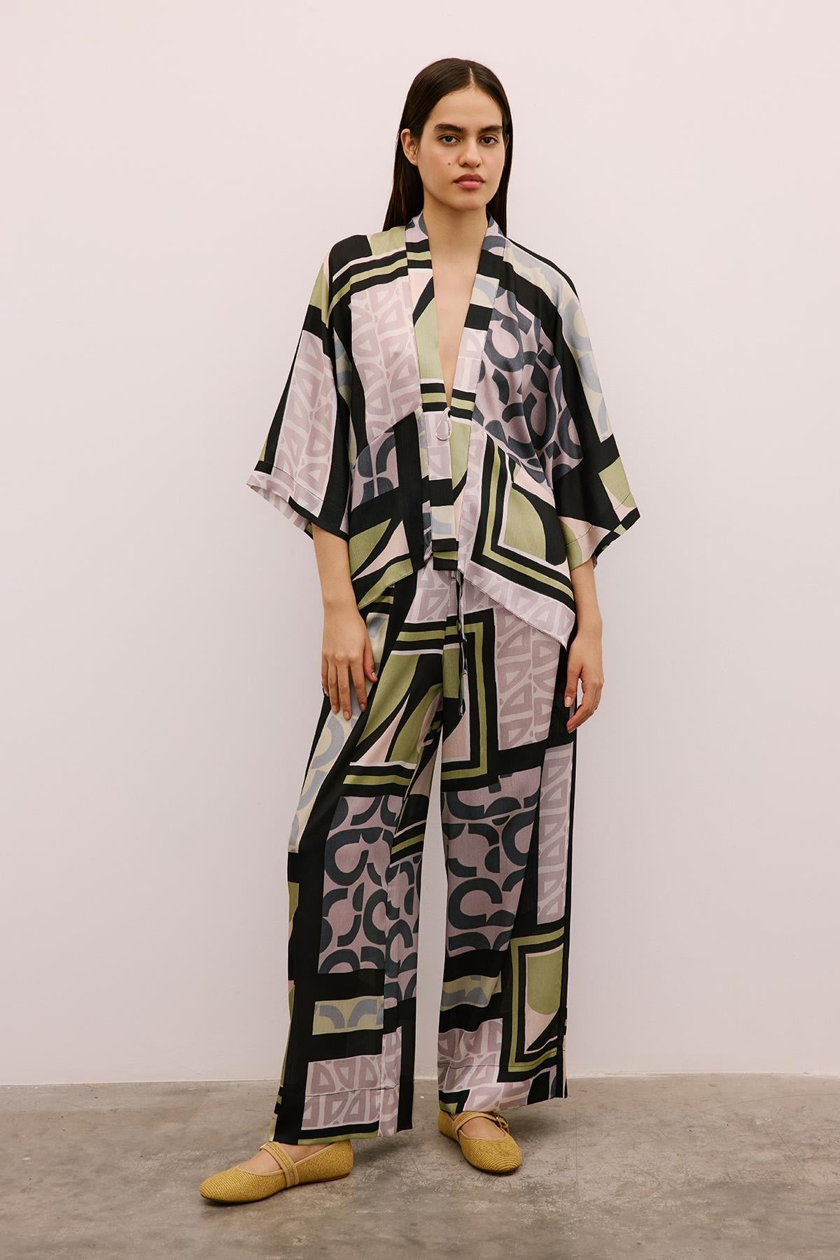 Bağlamalı Desenli Siyah Kimono