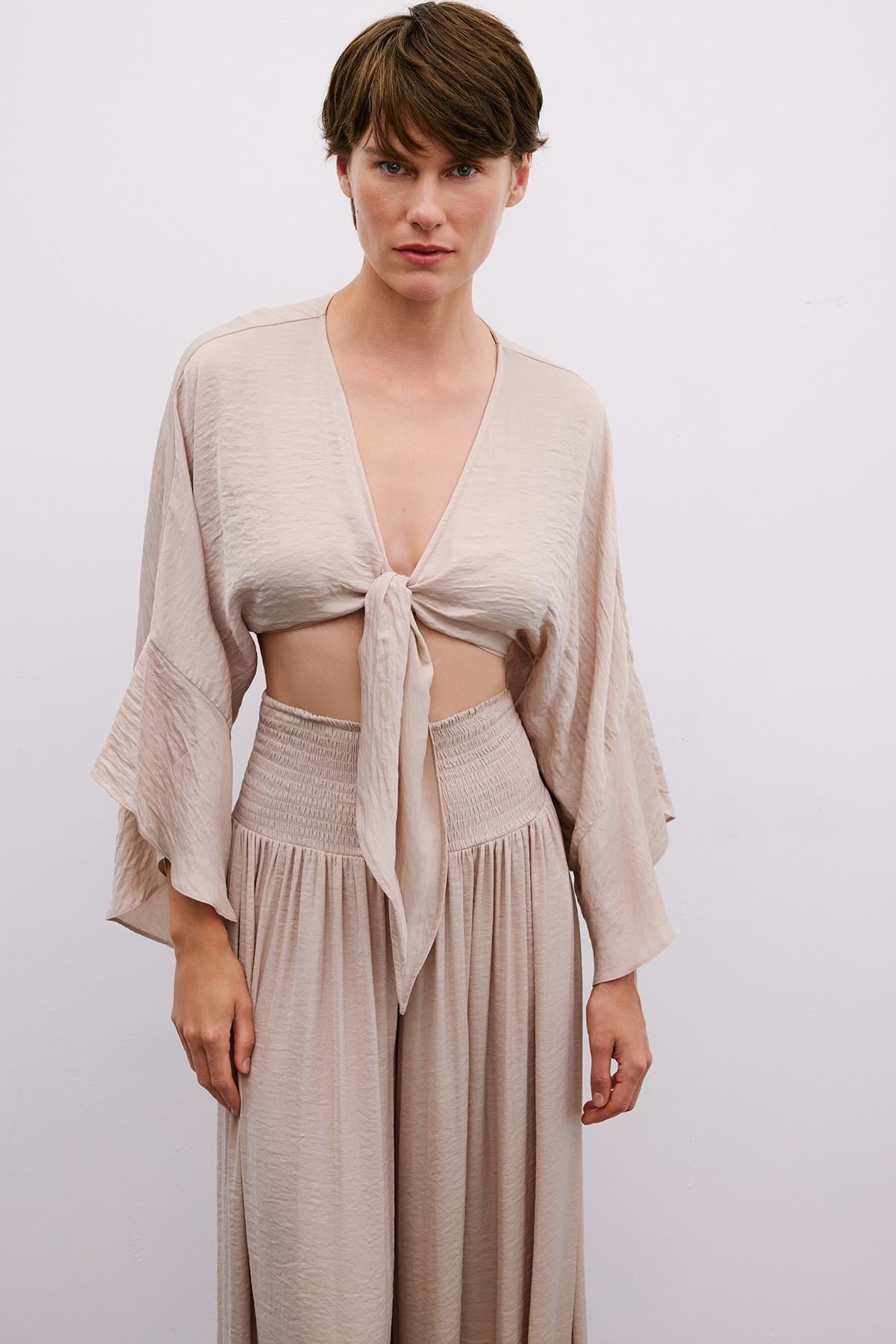 Bağlamalı Rahat Bej Crop Bluz
