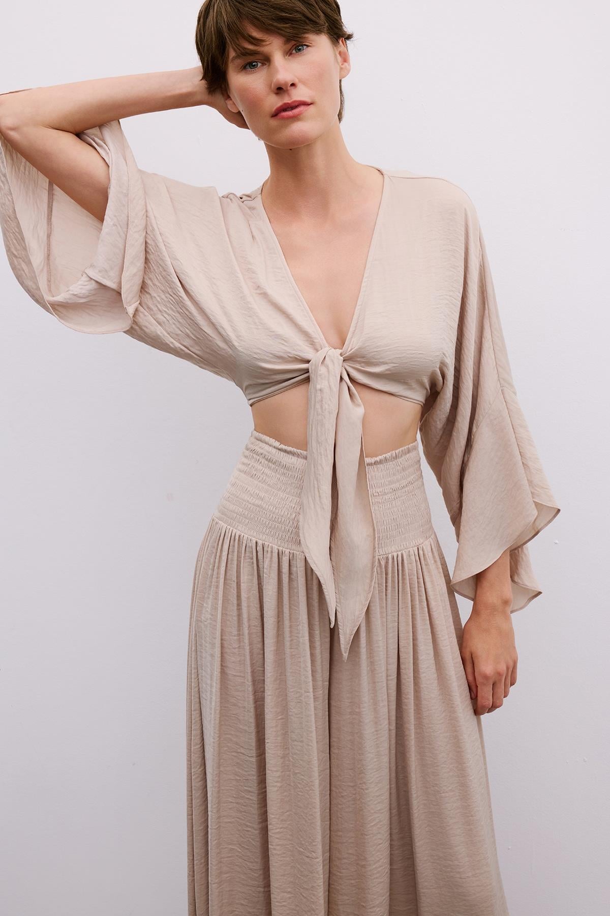Bağlamalı Rahat Bej Crop Bluz