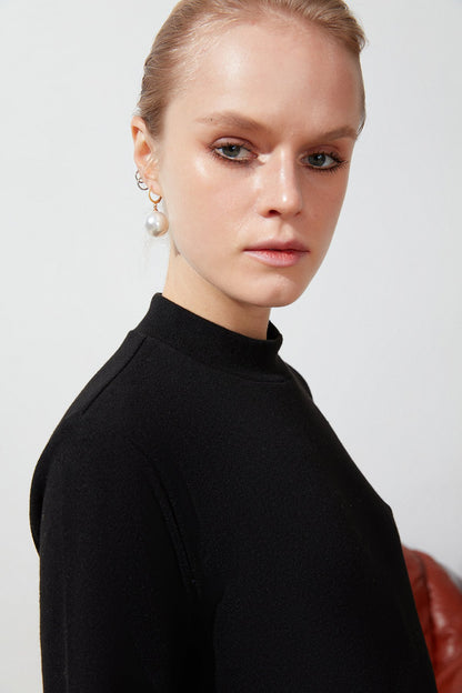 Siyah Yarım Balıkçı Yaka Kısa Kollu Basic Bluz