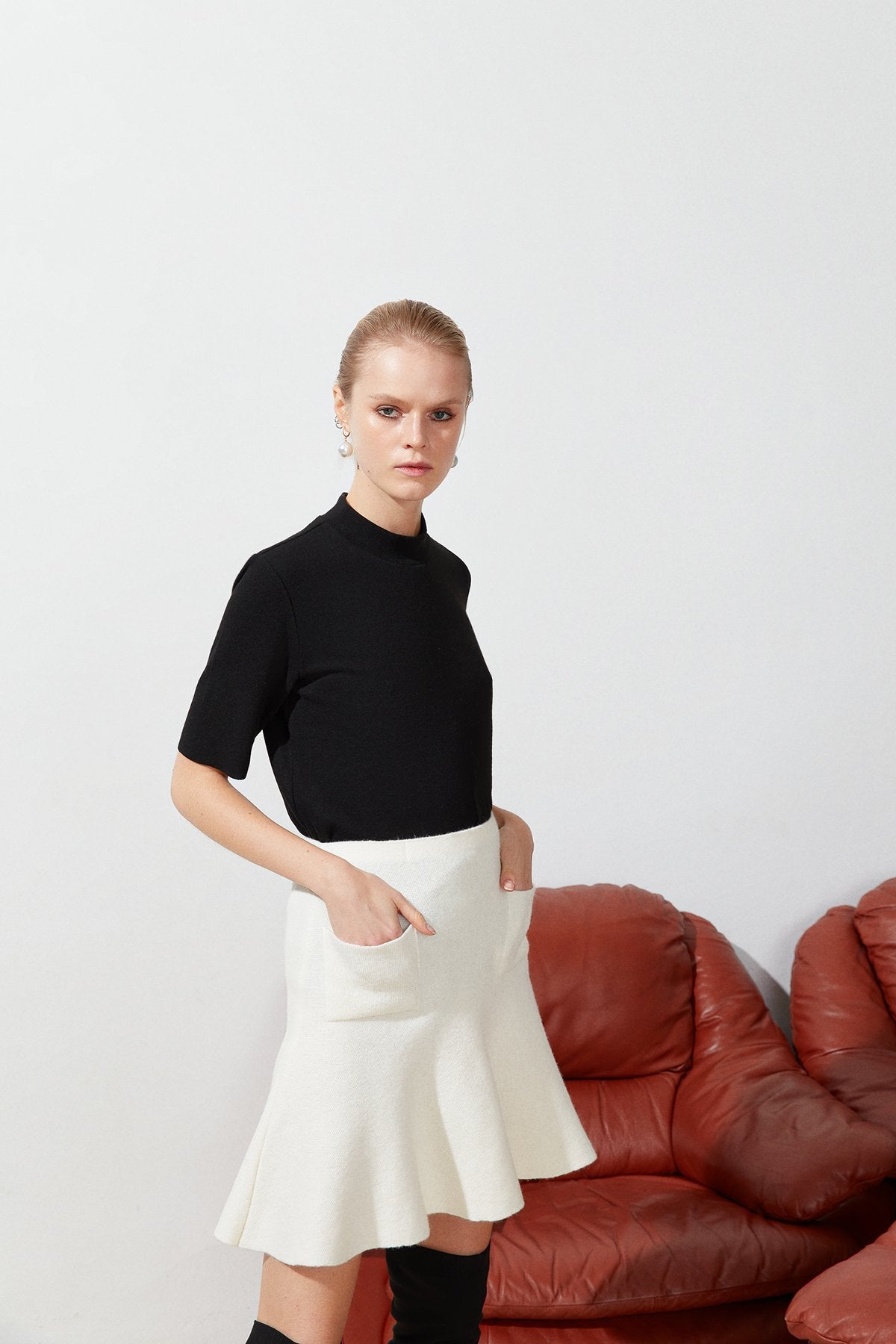 Siyah Yarım Balıkçı Yaka Kısa Kollu Basic Bluz