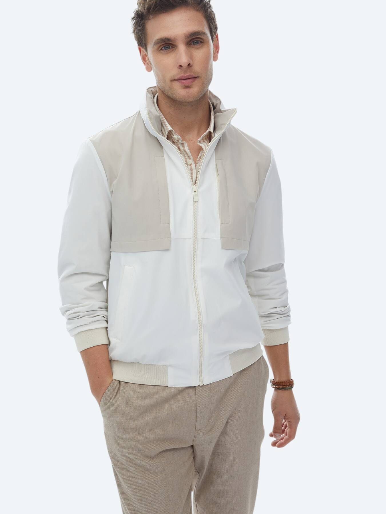 Beyaz Regular Fit Kapüşonlu Casual Dokuma Mont