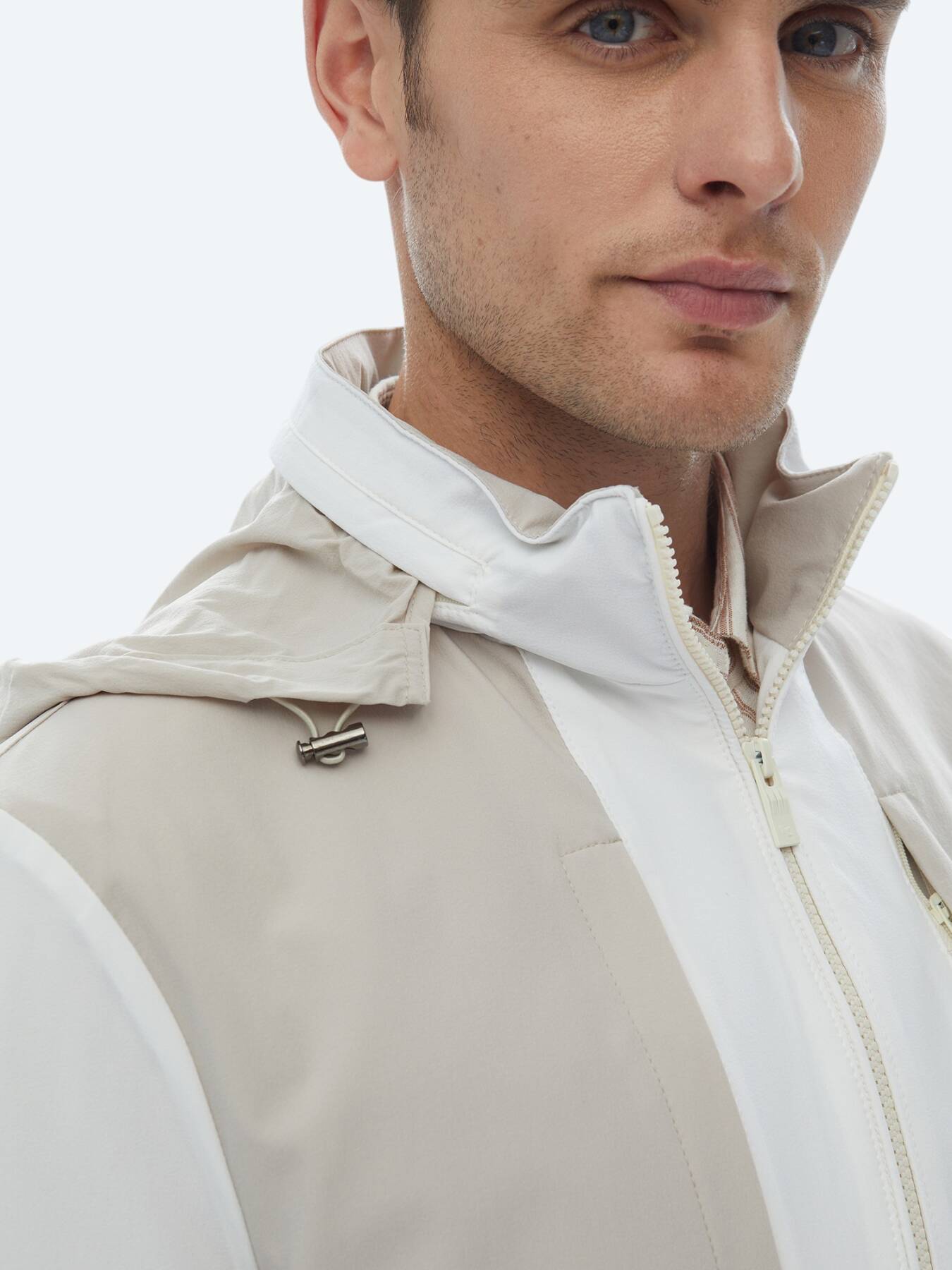 Beyaz Regular Fit Kapüşonlu Casual Dokuma Mont