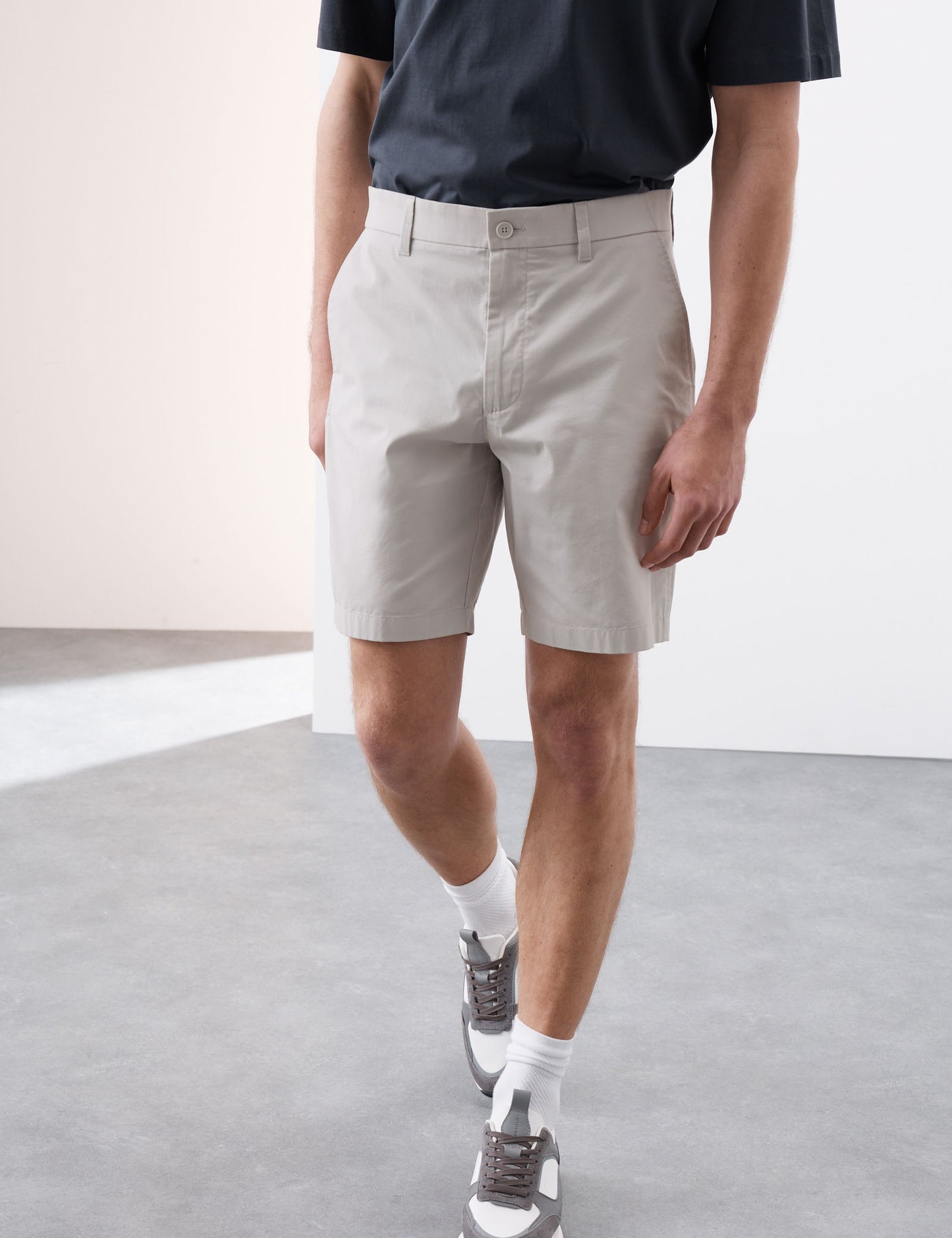 Pamuk Karışımlı Regular Fit Lightweight Chino Şort