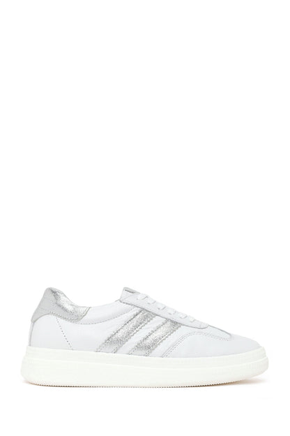 Kadın Beyaz Bağcıklı Deri Sneaker