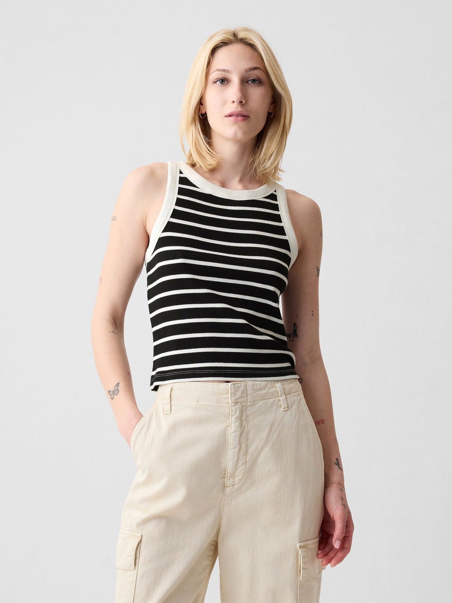 Siyah Modern Fitilli Crop Halter Yaka Atlet