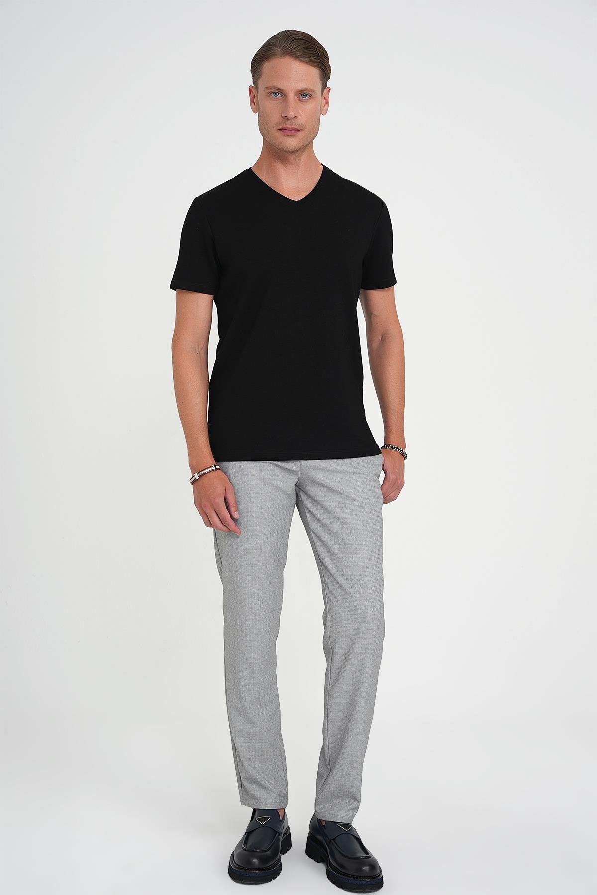 Comfort Fit V Yaka Esnek Pamuk Düz Kısa Kol Siyah Tişört Ts 907