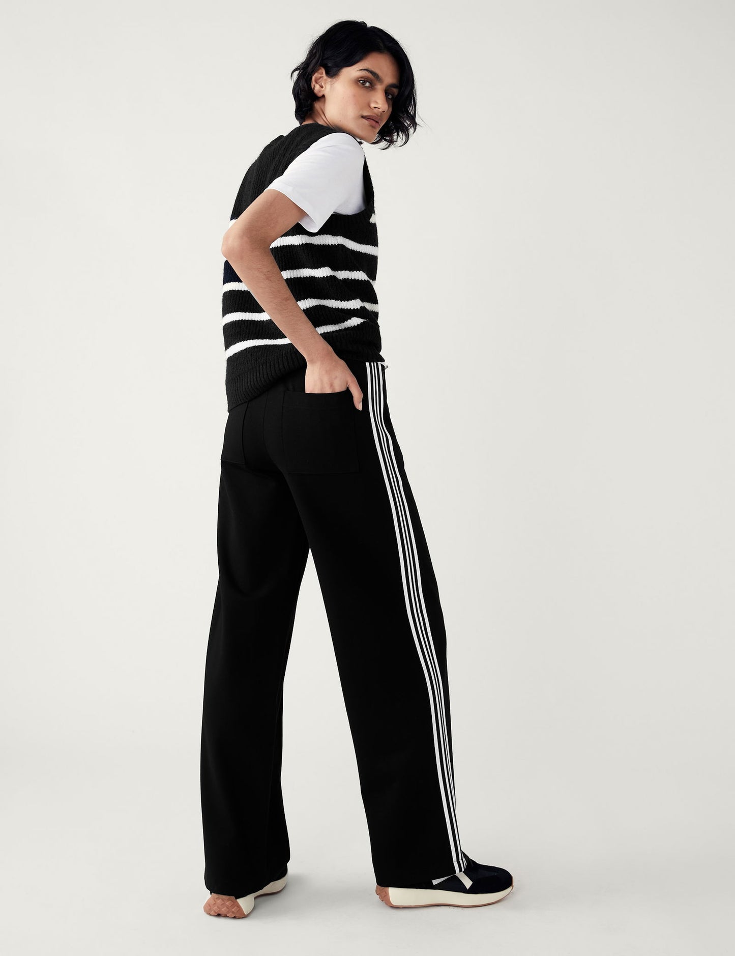 Jersey Yan Şerit Detaylı Wide Leg Pantolon