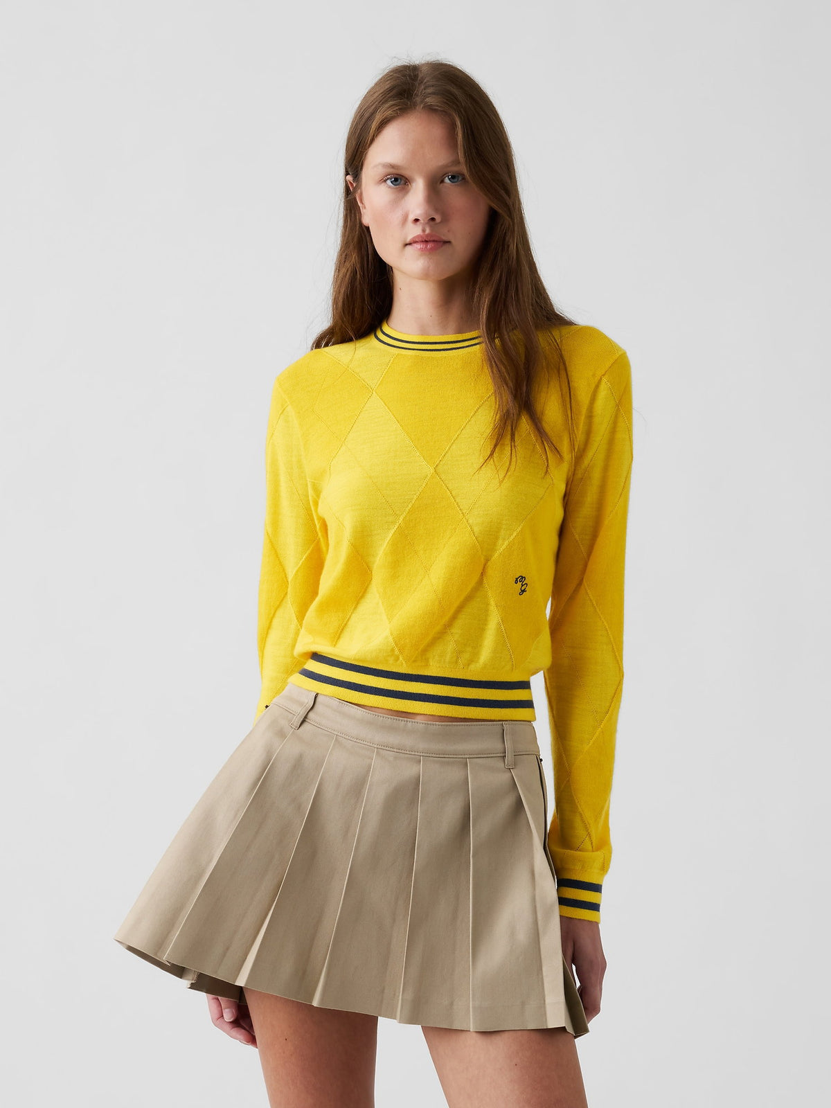 Sarı Gap × Malbon Argyle Crop Kazak