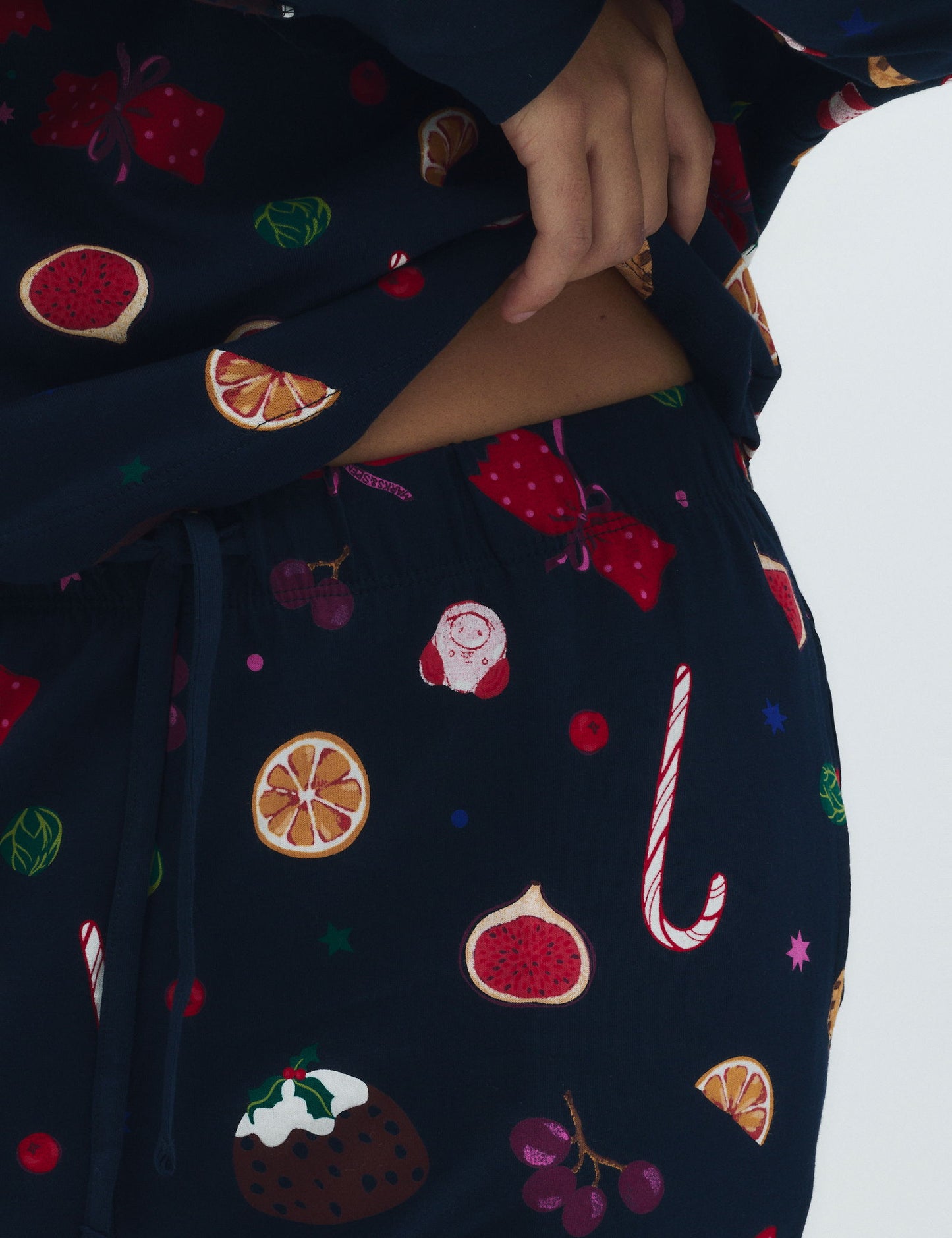 Saf Pamuklu Yılbaşı Desenli Pijama Takımı