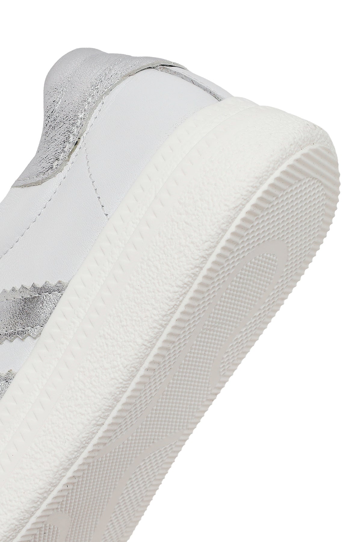 Kadın Beyaz Bağcıklı Deri Sneaker