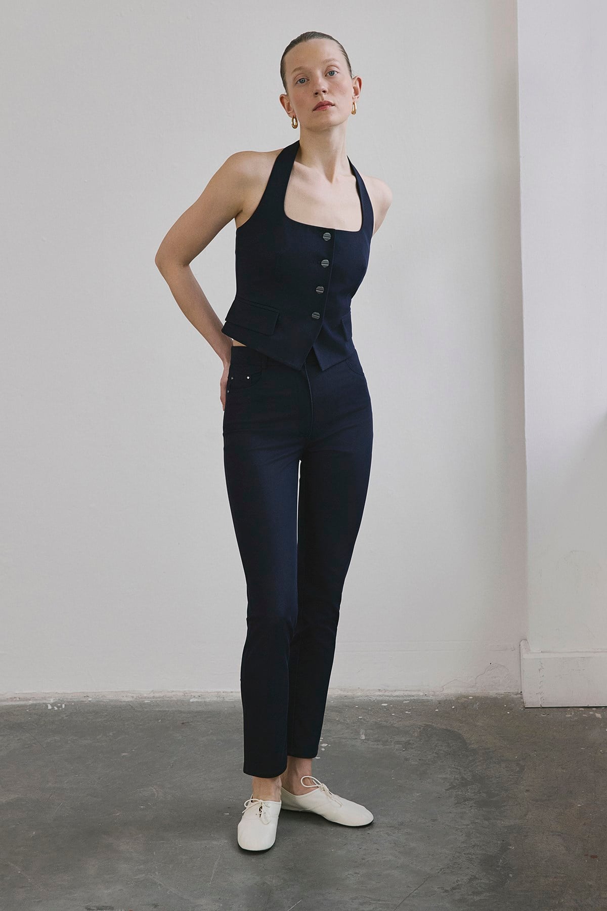 Dar Paça Denim Dokulu Lacivert Pantolon