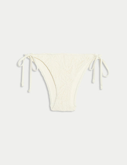 Detaylı Bikini Altı