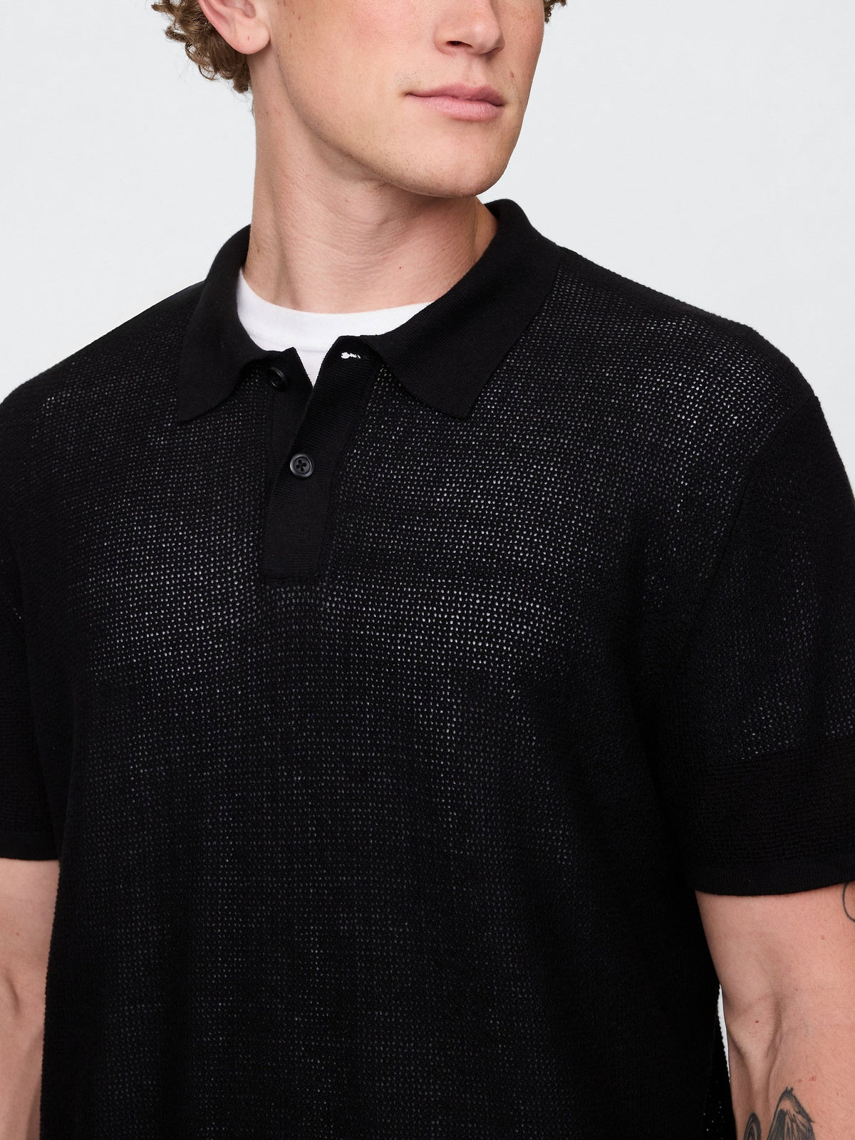 Siyah Dokulu Kroşe Polo T-shirt