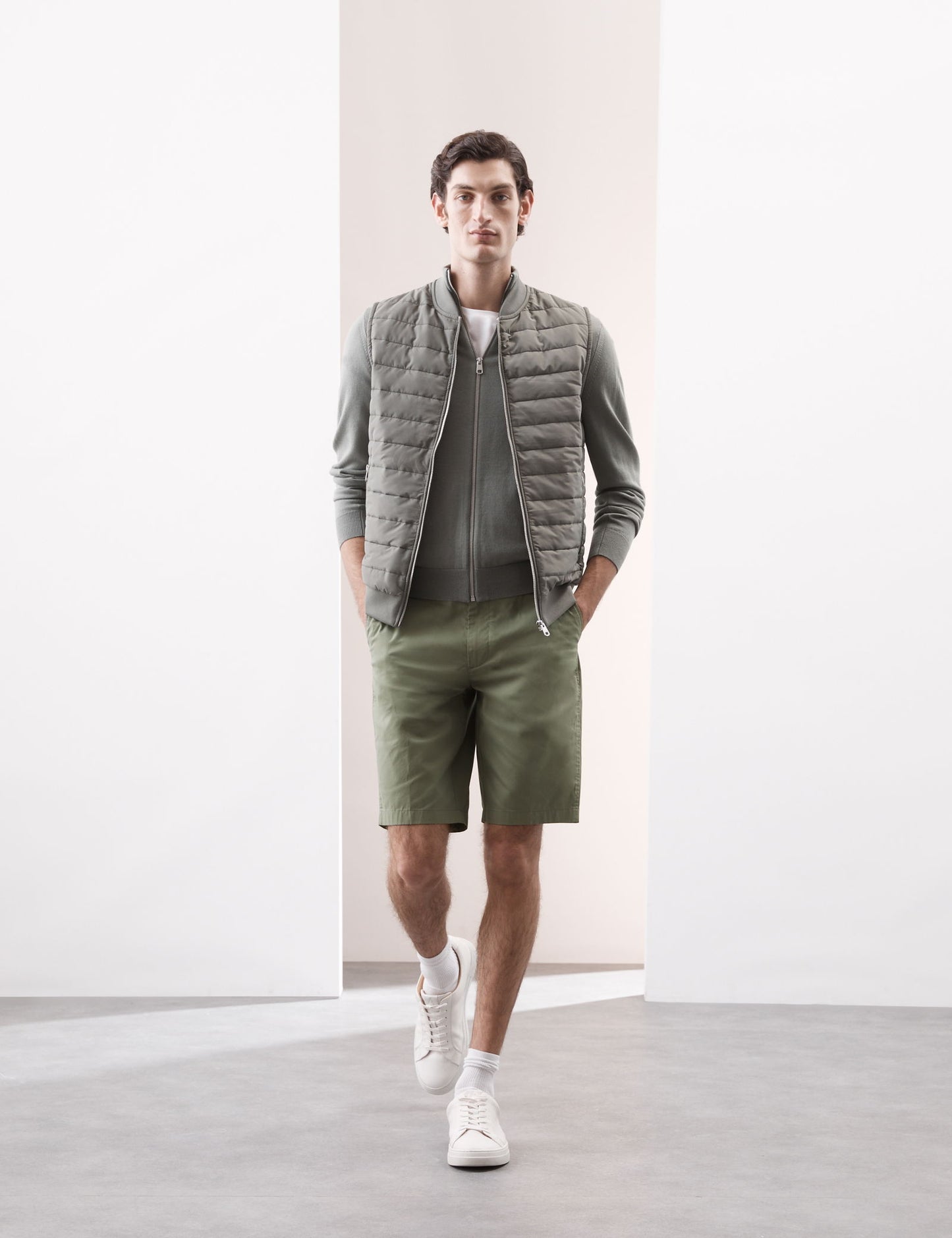 Pamuk Karışımlı Regular Fit Lightweight Chino Şort