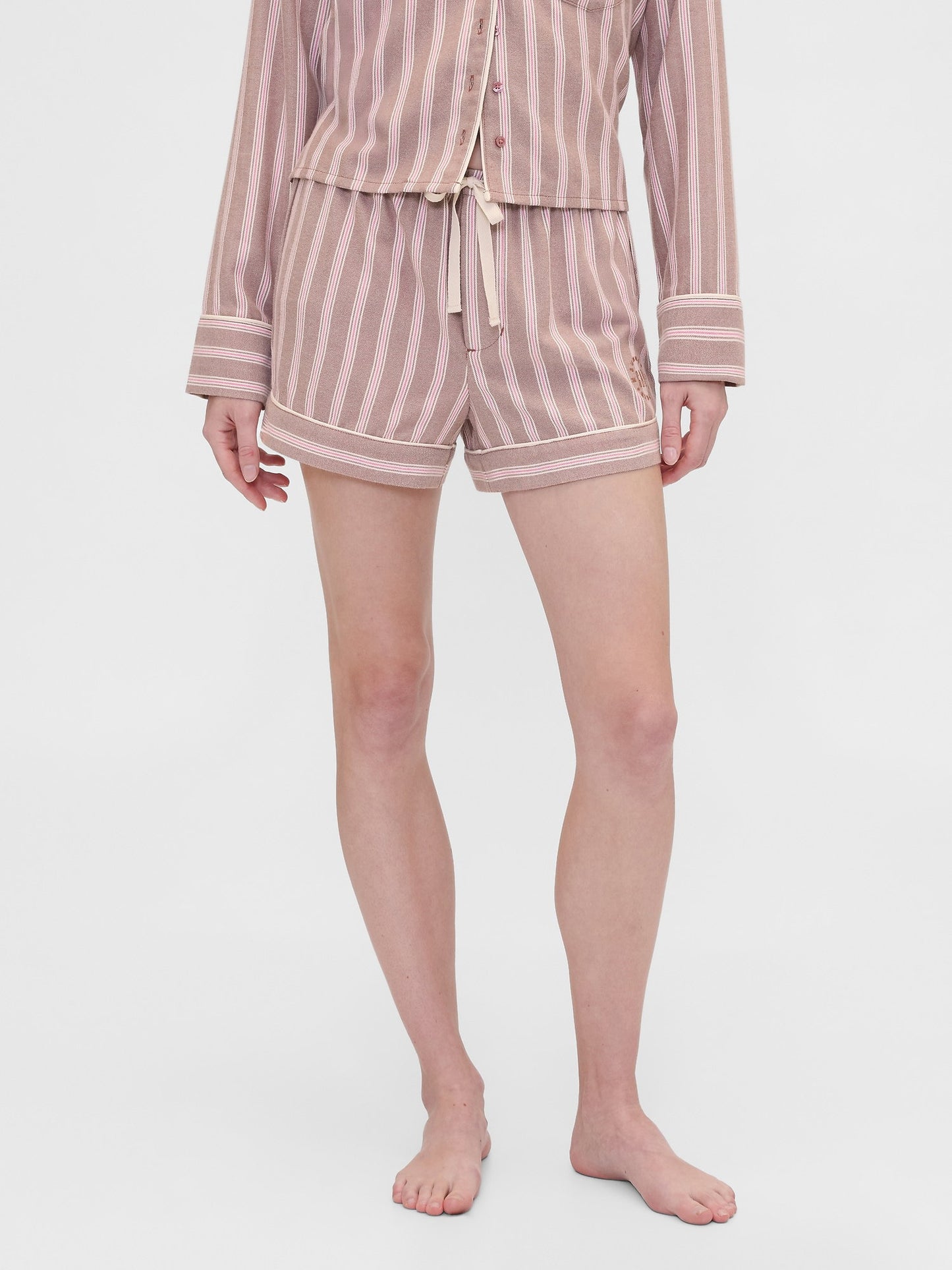 Pembe Gap × Summer Fridays Flannel Çizgili Pijama Boxer Şort
