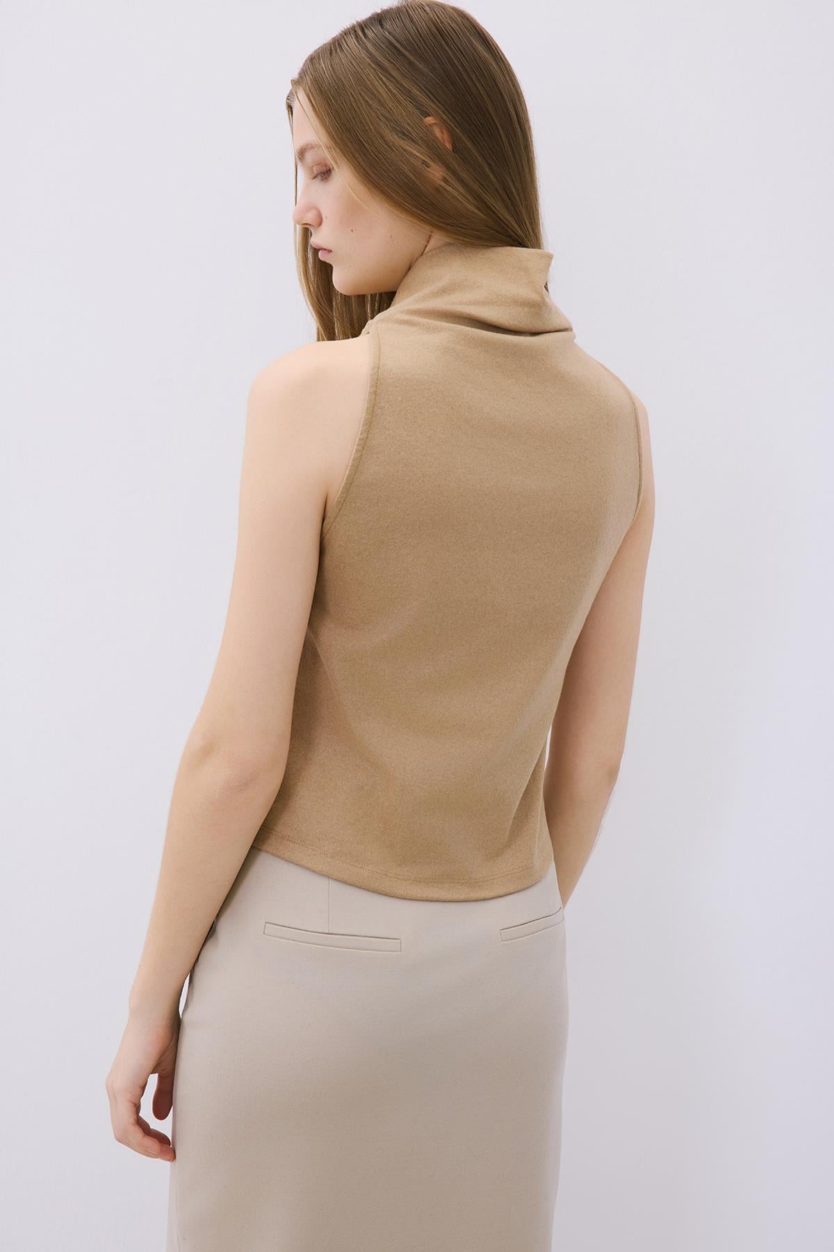 Degaje Yaka Yünlü Camel Bluz