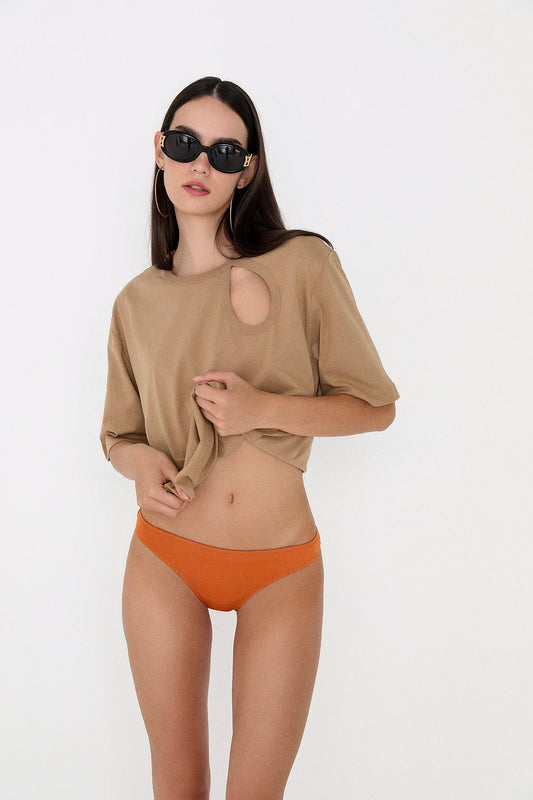 Dekolte Detaylı Camel Basic T-Shirt